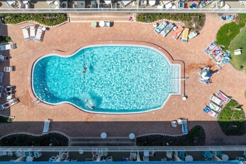 Condo in New Smyrna Beach, Florida, 2 bedrooms  № 1624706 - photo 22