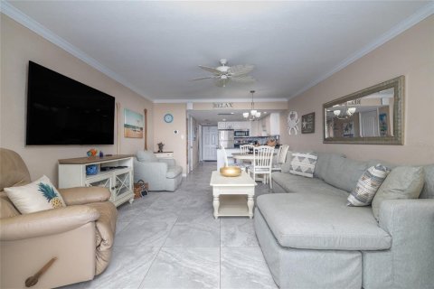 Condo in New Smyrna Beach, Florida, 2 bedrooms  № 1624706 - photo 4
