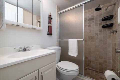 Condo in New Smyrna Beach, Florida, 2 bedrooms  № 1624706 - photo 9