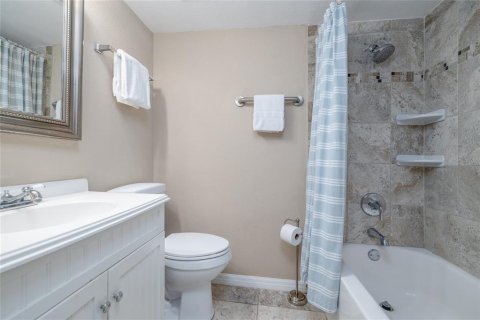Condo in New Smyrna Beach, Florida, 2 bedrooms  № 1624706 - photo 17