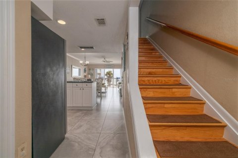 Condo in New Smyrna Beach, Florida, 2 bedrooms  № 1624706 - photo 10