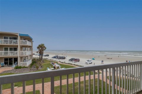 Condo in New Smyrna Beach, Florida, 2 bedrooms  № 1624706 - photo 1