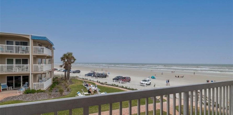 Condominio en New Smyrna Beach, Florida, 2 dormitorios № 1624706