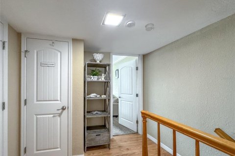 Condo in New Smyrna Beach, Florida, 2 bedrooms  № 1624706 - photo 24