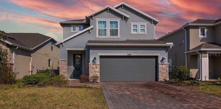 House in Kissimmee, Florida 4 bedrooms, 228.17 sq.m. № 2214318