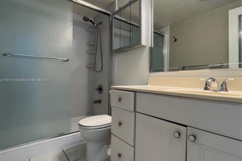 Купить кондоминиум в Норт-Бей-Виллидж, Флорида 1 спальня, 87.33м2, № 1969314 - фото 8