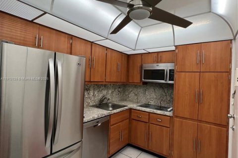 Купить кондоминиум в Норт-Бей-Виллидж, Флорида 1 спальня, 87.33м2, № 1969314 - фото 9