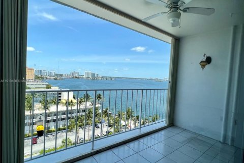 Купить кондоминиум в Норт-Бей-Виллидж, Флорида 1 спальня, 87.33м2, № 1969314 - фото 12