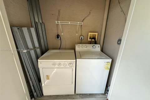 Condominio en alquiler en Pembroke Pines, Florida, 2 dormitorios, 104.98 m2 № 2011494 - foto 22