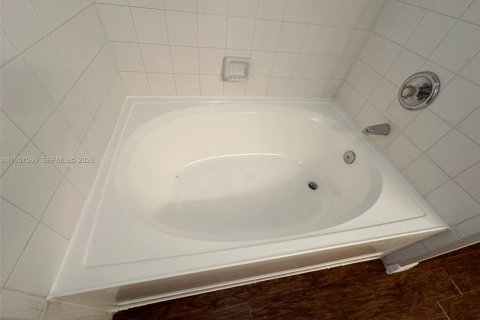 Condominio en alquiler en Pembroke Pines, Florida, 2 dormitorios, 104.98 m2 № 2011494 - foto 16