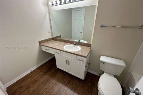 Condominio en alquiler en Pembroke Pines, Florida, 2 dormitorios, 104.98 m2 № 2011494 - foto 10