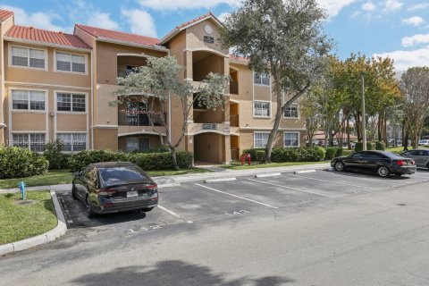 Condominio en Pembroke Pines, Florida, 2 dormitorios  № 2011494