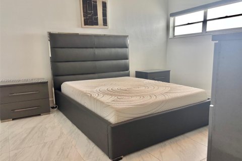 Copropriété à louer à Hollywood, Floride: 1 chambre, 69.86 m2 № 2074693 - photo 11