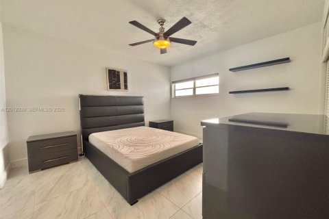 Copropriété à louer à Hollywood, Floride: 1 chambre, 69.86 m2 № 2074693 - photo 10