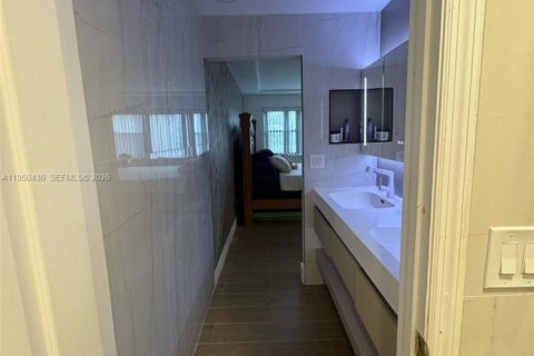 Condominio en venta en Jensen Beach, Florida, 2 dormitorios, 111.2 m2 № 2089227 - foto 13