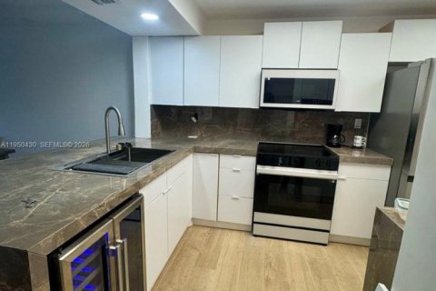 Condominio en venta en Jensen Beach, Florida, 2 dormitorios, 111.2 m2 № 2089227 - foto 4