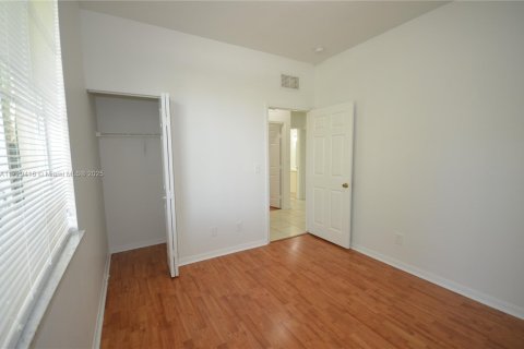 Townhouse in Homestead, Florida 3 bedrooms, 110.46 sq.m. № 1867052 - photo 23