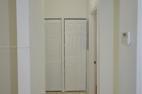 Townhouse in Homestead, Florida 3 bedrooms, 110.46 sq.m. № 1867052 - photo 21