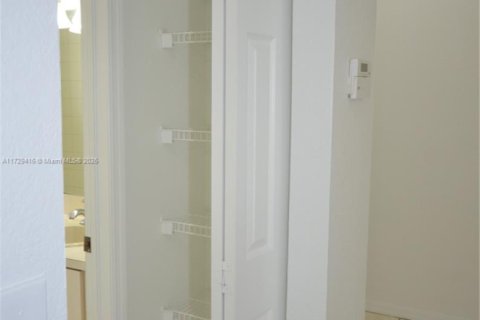 Townhouse in Homestead, Florida 3 bedrooms, 110.46 sq.m. № 1867052 - photo 28