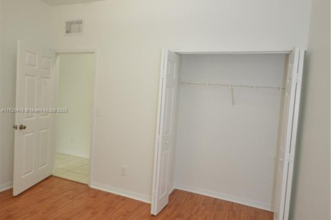 Townhouse in Homestead, Florida 3 bedrooms, 110.46 sq.m. № 1867052 - photo 17
