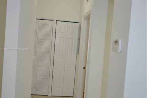 Townhouse in Homestead, Florida 3 bedrooms, 110.46 sq.m. № 1867052 - photo 22