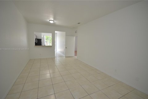 Townhouse in Homestead, Florida 3 bedrooms, 110.46 sq.m. № 1867052 - photo 20