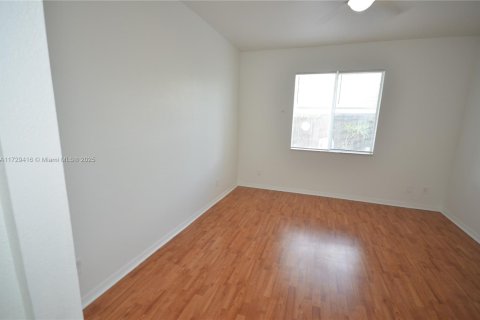 Townhouse in Homestead, Florida 3 bedrooms, 110.46 sq.m. № 1867052 - photo 27