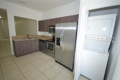 Townhouse in Homestead, Florida 3 bedrooms, 110.46 sq.m. № 1867052 - photo 7