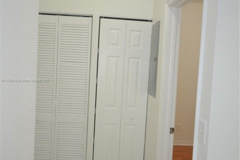 Townhouse in Homestead, Florida 3 bedrooms, 110.46 sq.m. № 1867052 - photo 19