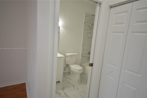 Townhouse in Homestead, Florida 3 bedrooms, 110.46 sq.m. № 1867052 - photo 12