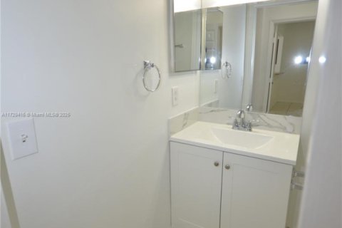 Townhouse in Homestead, Florida 3 bedrooms, 110.46 sq.m. № 1867052 - photo 13