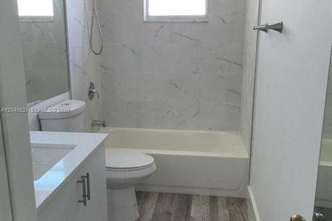 Condo in Plantation, Florida, 2 bedrooms  № 2086184 - photo 9