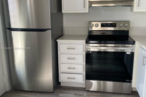 Condo in Plantation, Florida, 2 bedrooms  № 2086184 - photo 2