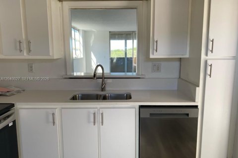 Condo in Plantation, Florida, 2 bedrooms  № 2086184