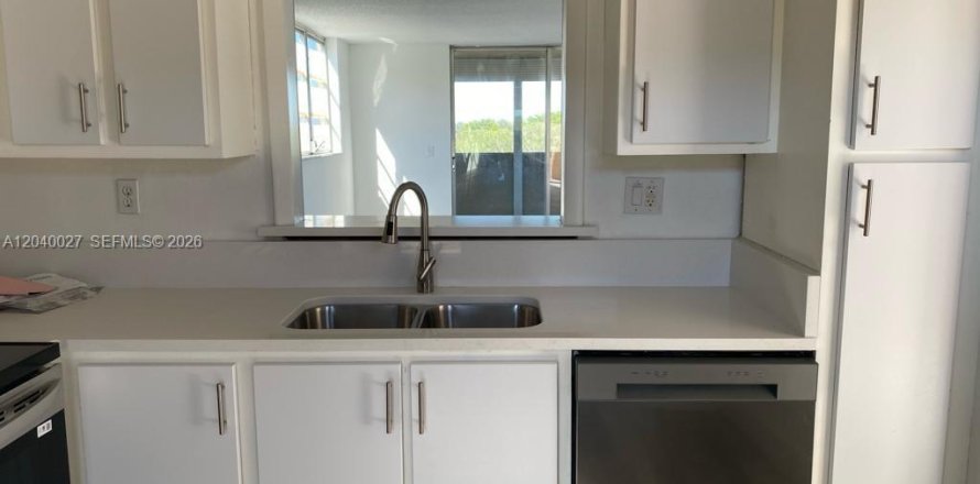 Condo in Plantation, Florida, 2 bedrooms  № 2086184
