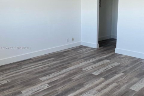 Condo in Plantation, Florida, 2 bedrooms  № 2086184 - photo 12