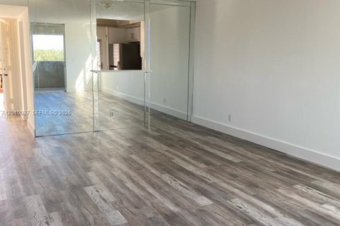 Condo in Plantation, Florida, 2 bedrooms  № 2086184 - photo 5