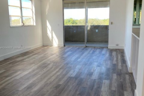 Condo in Plantation, Florida, 2 bedrooms  № 2086184 - photo 3