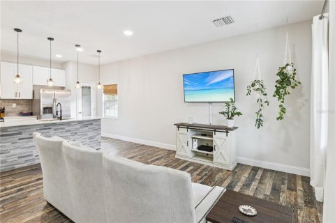 Villa ou maison à vendre à Bartow, Floride: 4 chambres, 162.02 m2 № 2200767 - photo 5