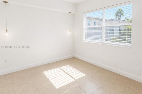 Villa ou maison à vendre à Hollywood, Floride: 3 chambres, 141.49 m2 № 2276592 - photo 4