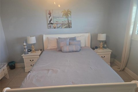 Condo in Ormond Beach, Florida, 2 bedrooms  № 2388247 - photo 19