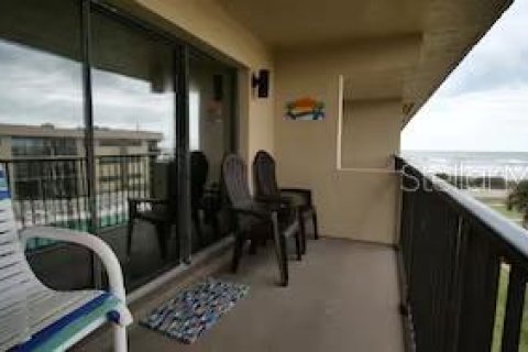 Condo in Ormond Beach, Florida, 2 bedrooms  № 2388247 - photo 10