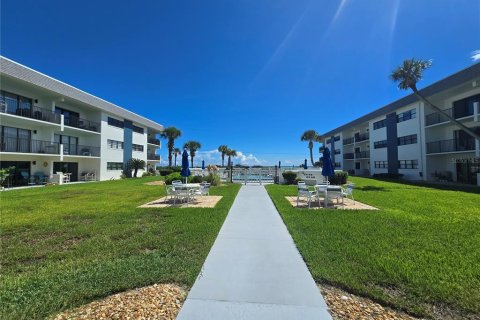 Condo in Ormond Beach, Florida, 2 bedrooms  № 2388247 - photo 30