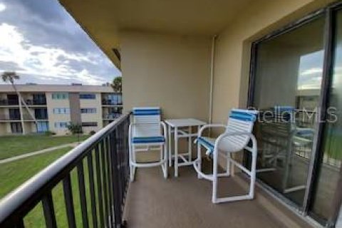 Condo in Ormond Beach, Florida, 2 bedrooms  № 2388247 - photo 26