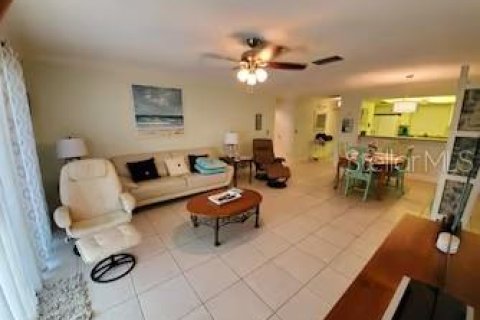 Condo in Ormond Beach, Florida, 2 bedrooms  № 2388247 - photo 16