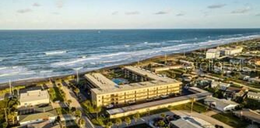 Condo in Ormond Beach, Florida, 2 bedrooms  № 2388247