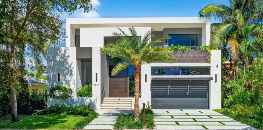Villa ou maison à Miami Beach, Floride 5 chambres, 348.38 m2 № 1965771
