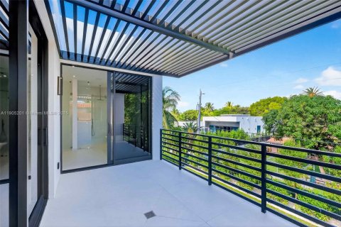 Villa ou maison à vendre à Miami Beach, Floride: 5 chambres, 348.38 m2 № 1965771 - photo 25