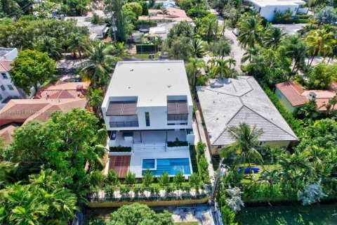 Villa ou maison à vendre à Miami Beach, Floride: 5 chambres, 348.38 m2 № 1965771 - photo 2