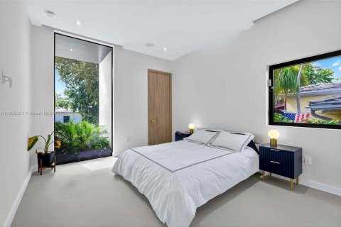 Villa ou maison à vendre à Miami Beach, Floride: 5 chambres, 348.38 m2 № 1965771 - photo 16